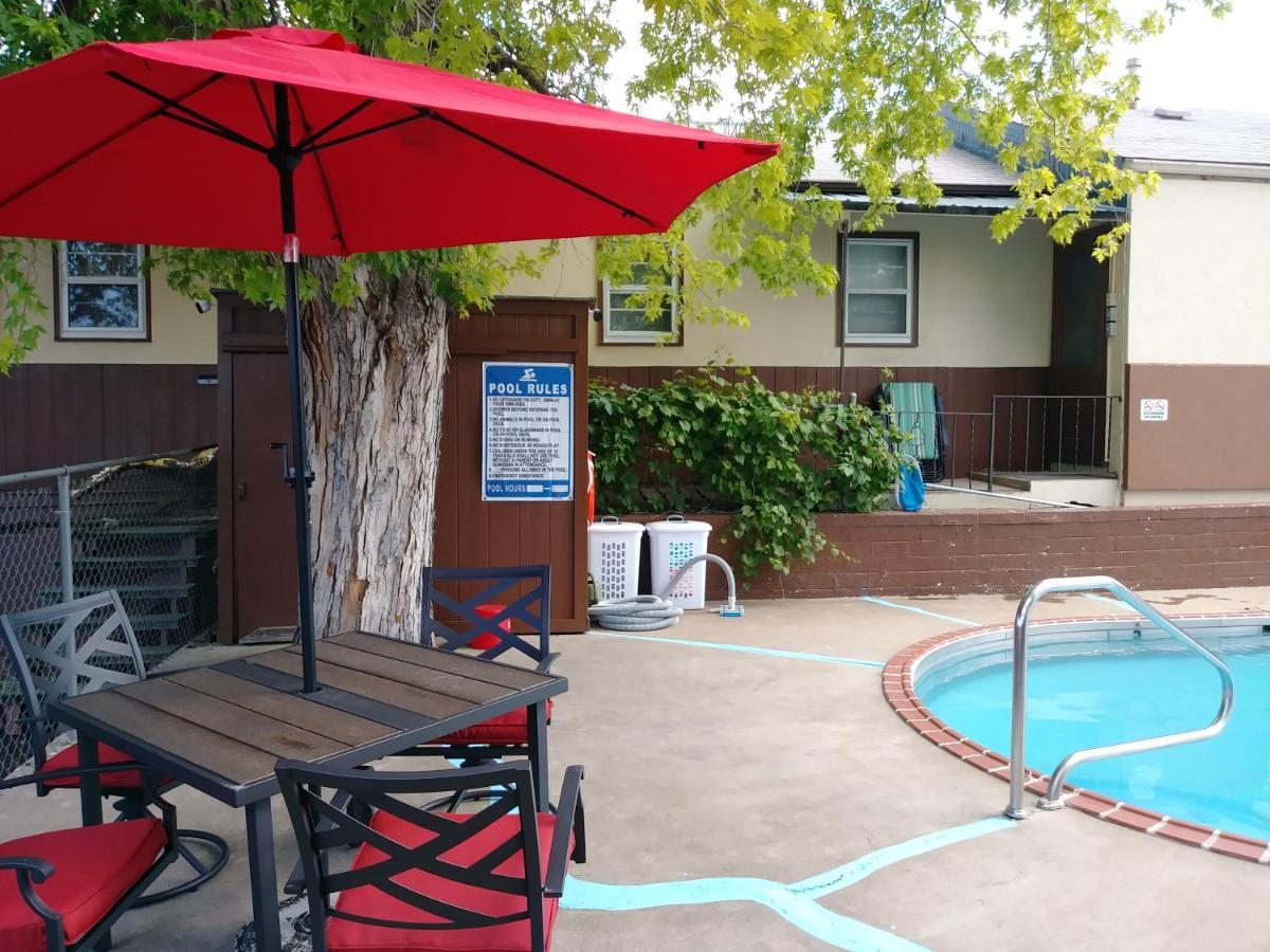 Bell'S Motor Lodge Motel - スピアフィッシュ エクステリア 写真