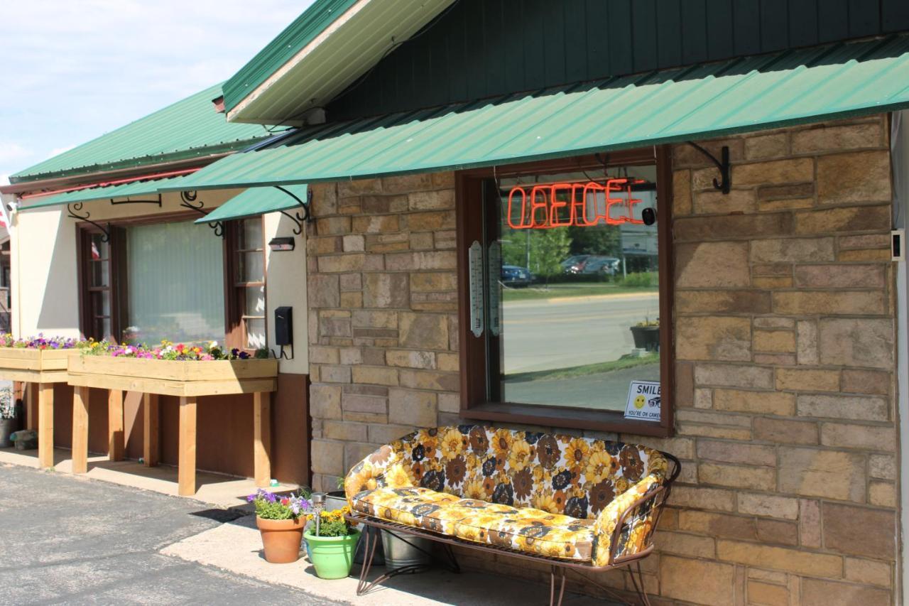 Bell'S Motor Lodge Motel - スピアフィッシュ エクステリア 写真